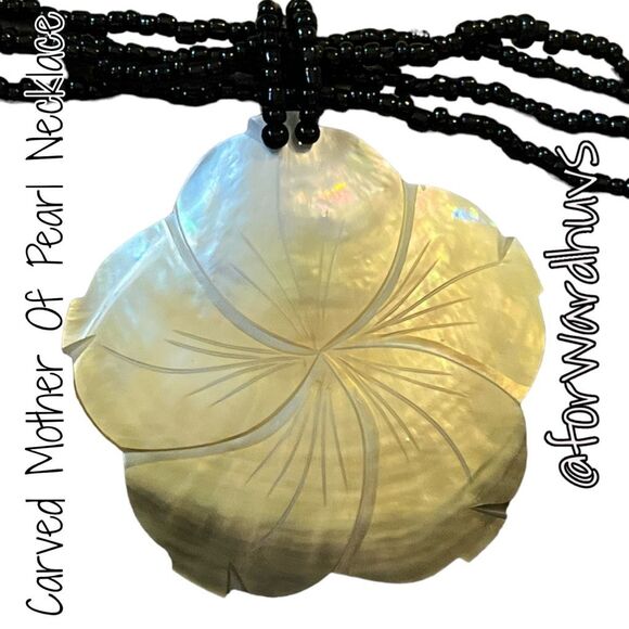 Handmade Mother of Pearl Hibiscus Necklace - Artistry in Every Petal - Picture 4 of 12